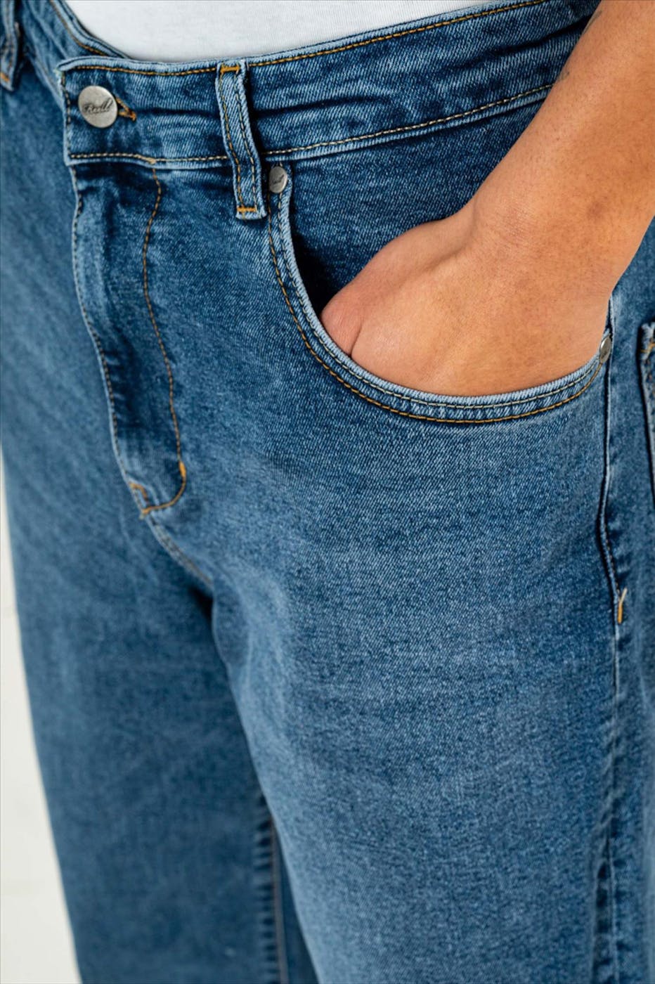 Reell - Blauwe Solid Retro Mid Blue jeans