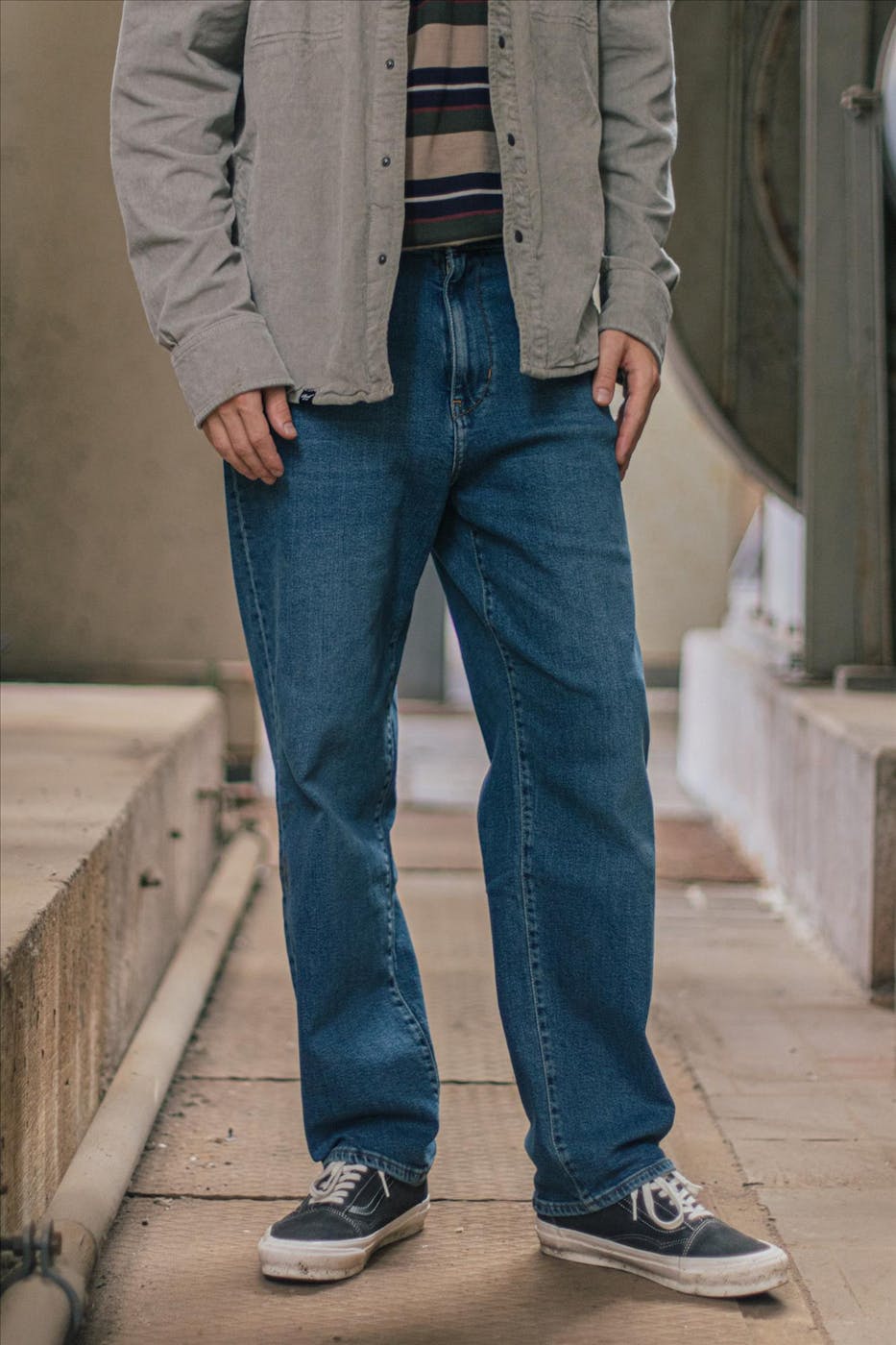 Reell - Blauwe Solid Retro Mid Blue jeans