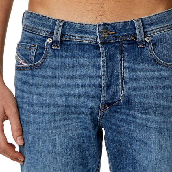 Diesel - Donkerblauwe 2023 D-Finitive tapered jeans