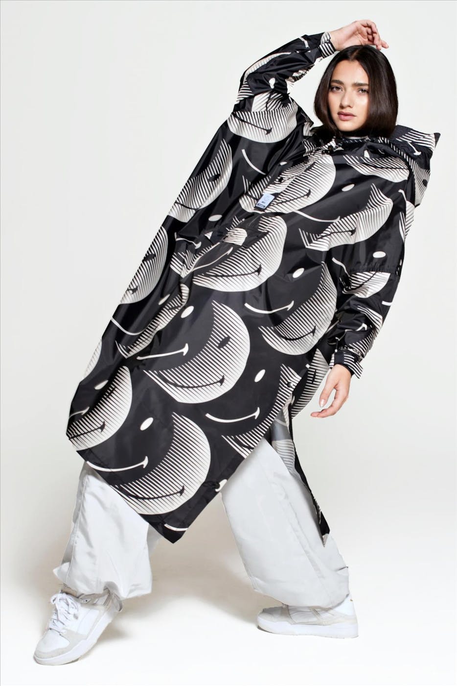 RainKiss - Zwarte Half Moon Smiley regenponcho