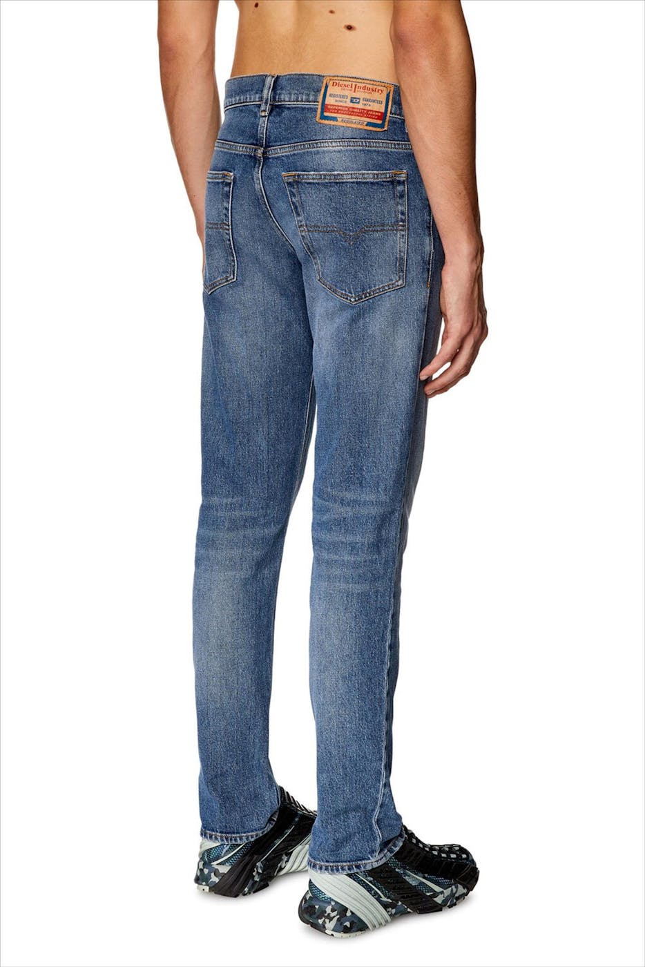 Diesel - Middenblauwe 2023 D-Finitive jeans