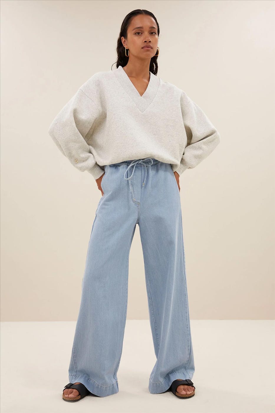 BY BAR - Lichtgrijze Momo sweater