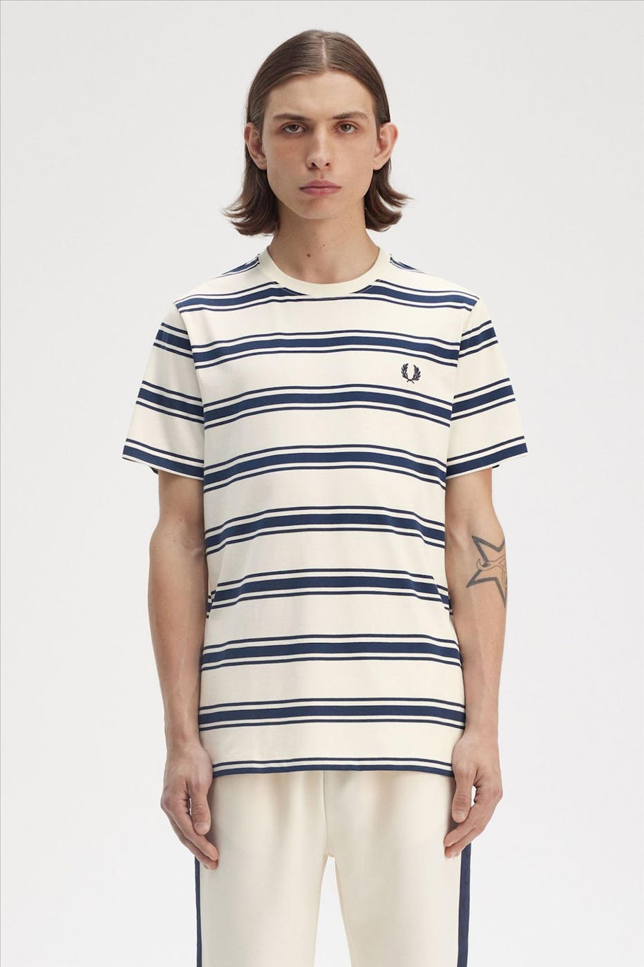 Fred Perry - Ecru-Donkerblauwe Fine Stripe T-shirt