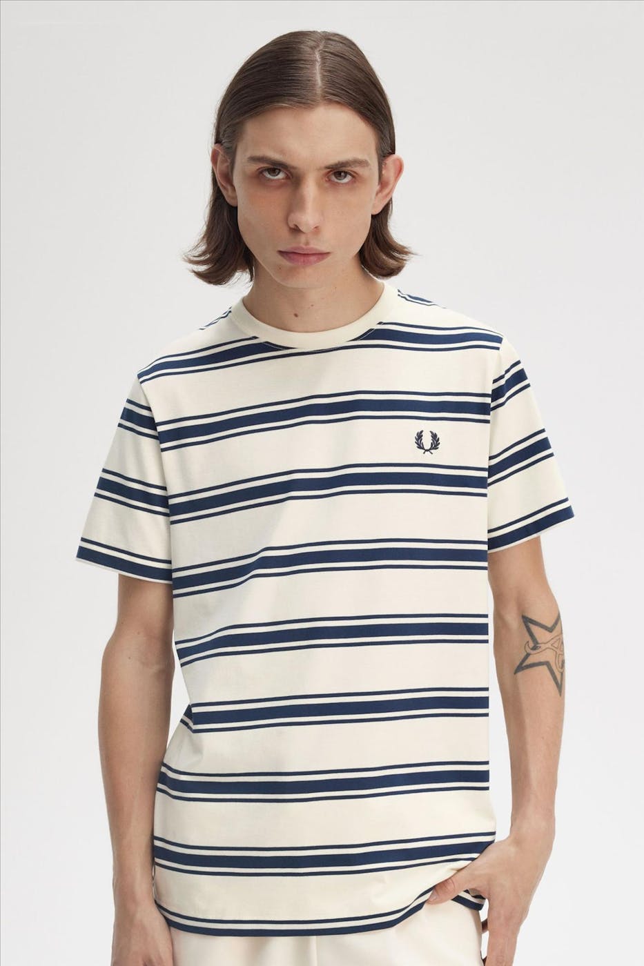 Fred Perry - Ecru-Donkerblauwe Fine Stripe T-shirt
