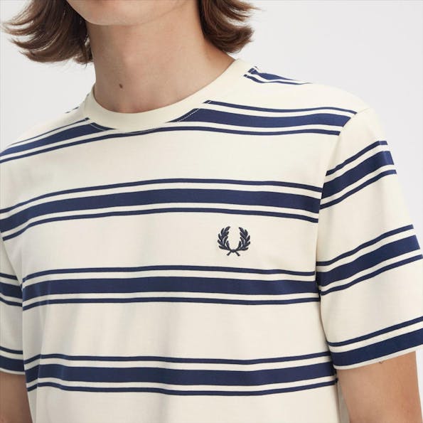 Fred Perry - Ecru-Donkerblauwe Fine Stripe T-shirt