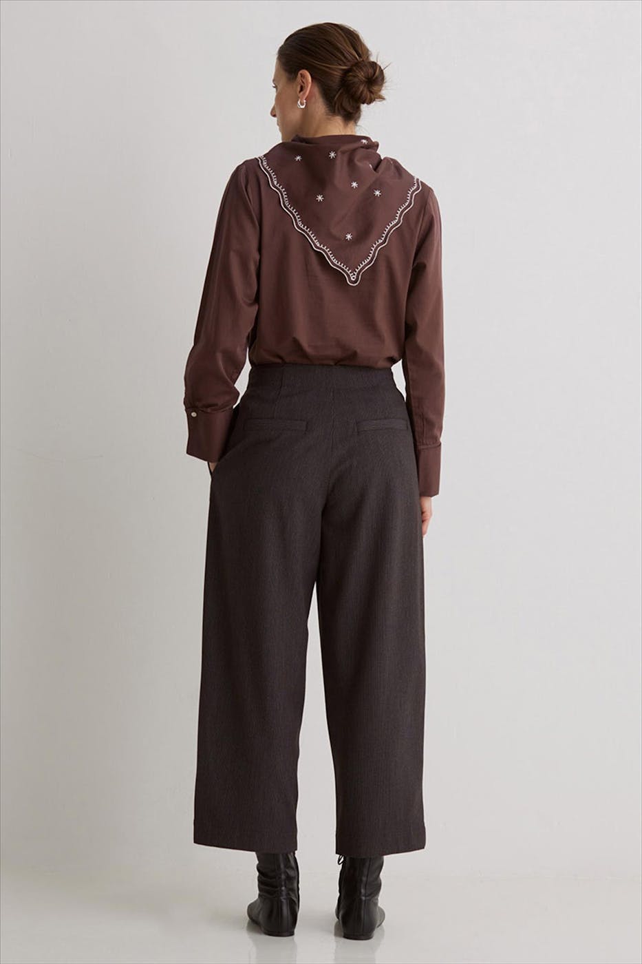 YERSE - Donkergrijze Stripes loose broek
