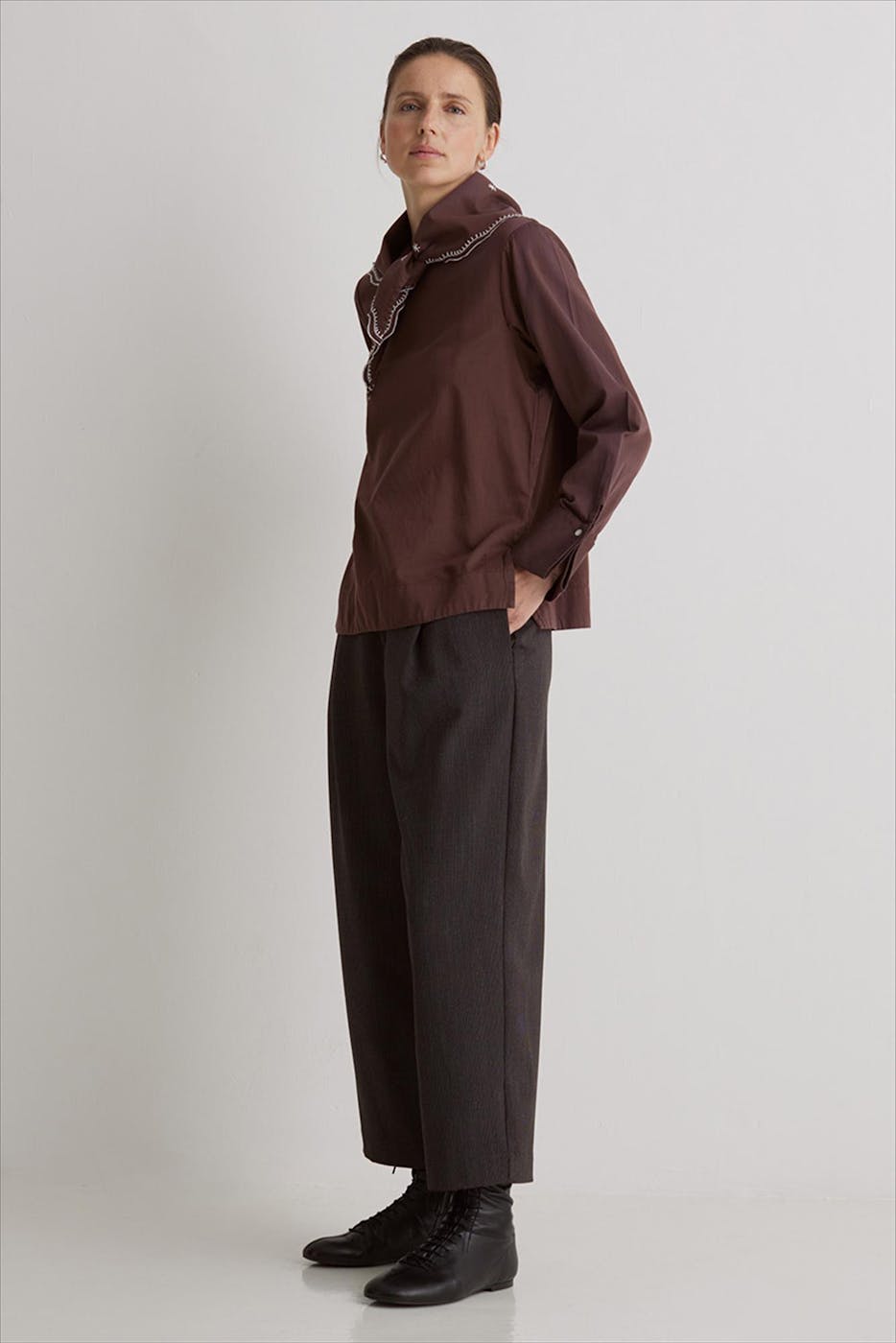YERSE - Donkergrijze Stripes loose broek