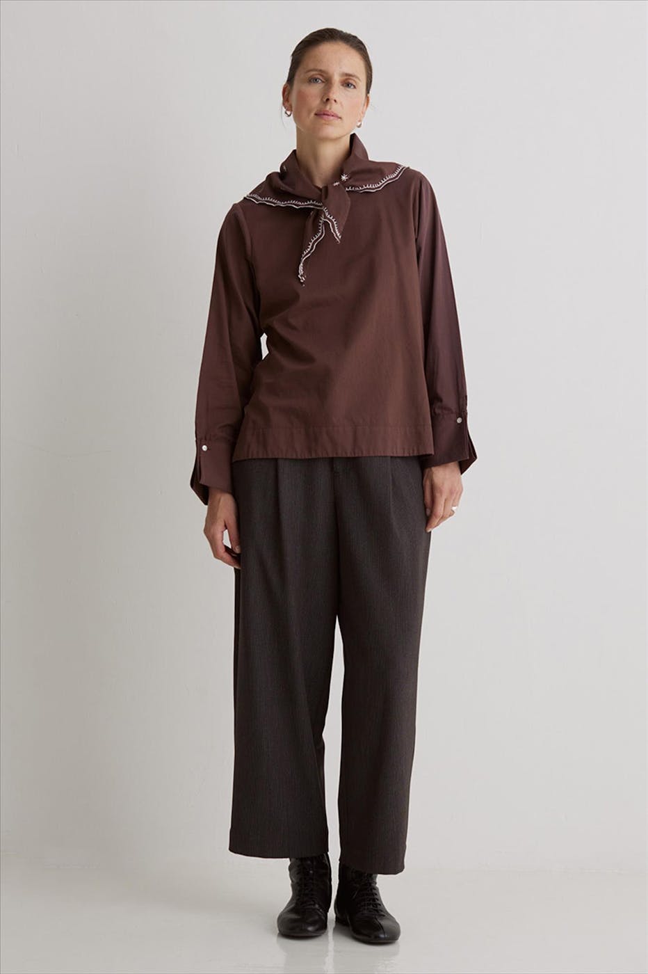YERSE - Donkergrijze Stripes loose broek