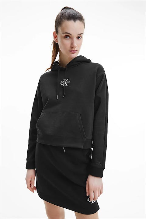 Calvin Klein Jeans - Zwarte cropped monogram hoodie
