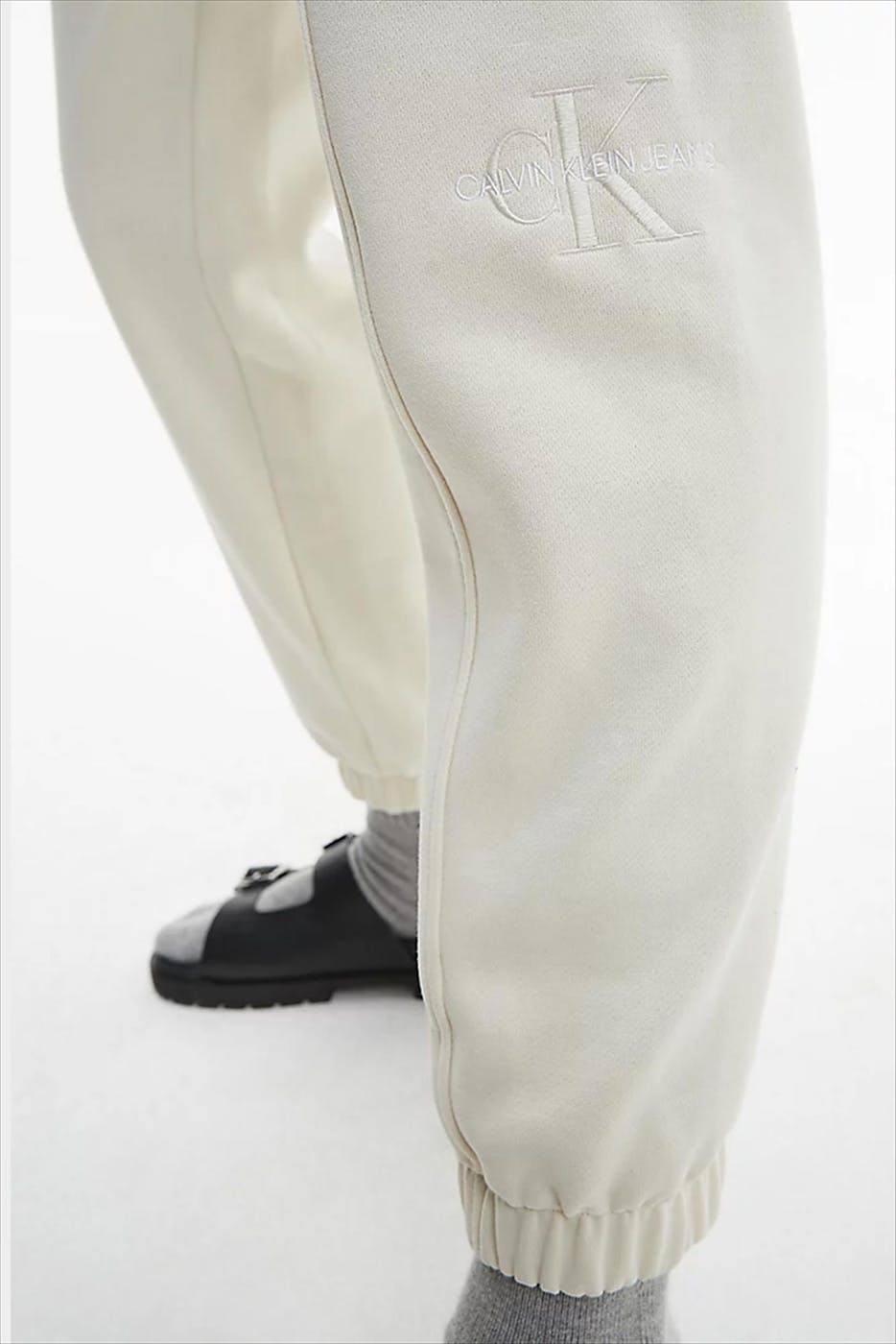 Calvin Klein Jeans - Beige placed Iconic Logo jogging pant