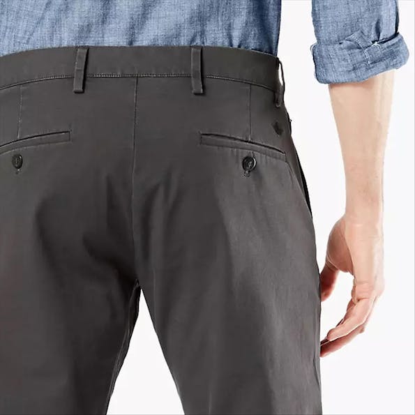 Dockers - Donkergrijze Tapered Fit chino
