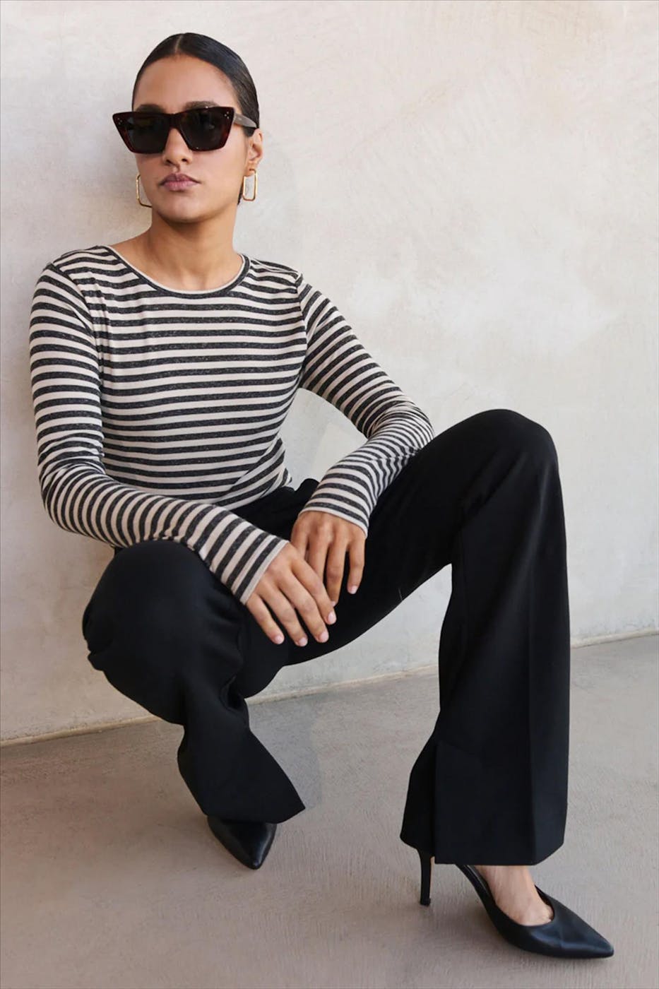 BY BAR - Ecru-Grijze Basic Is Stripe T-shirt