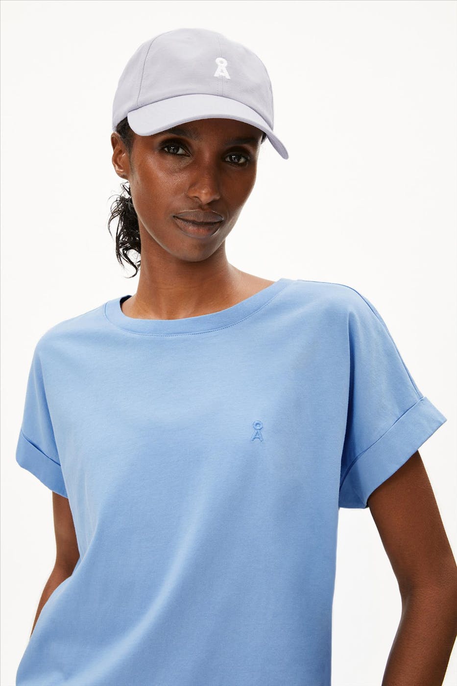 Armed Angels - Lichtblauwe Idaara T-shirt