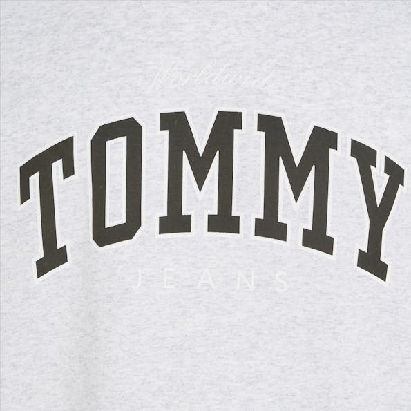 Tommy Jeans - Lichtgrijze Varsity Worlwide T-shirt