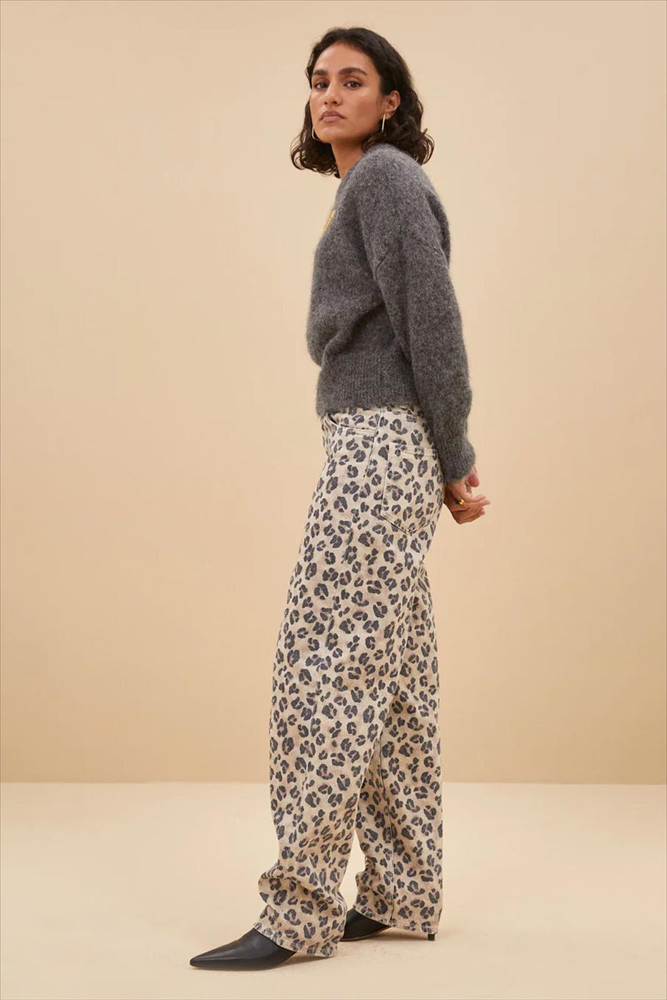 BY BAR - Donkergrijze Sonny Natural trui