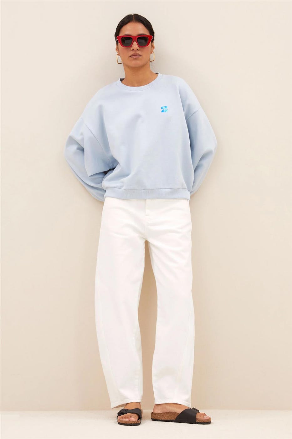 BY BAR - Lichtblauwe Bibi Logo sweater