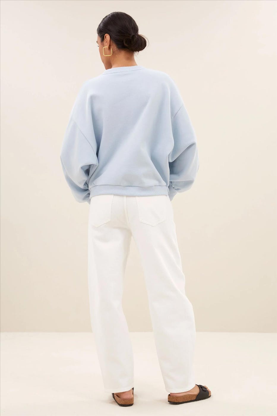 BY BAR - Lichtblauwe Bibi Logo sweater
