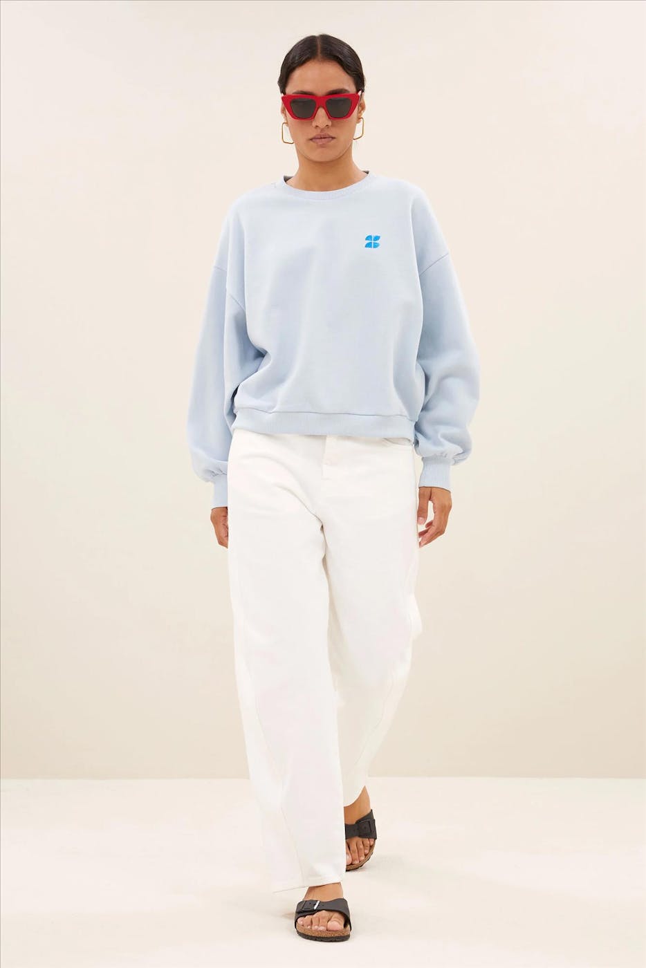 BY BAR - Lichtblauwe Bibi Logo sweater