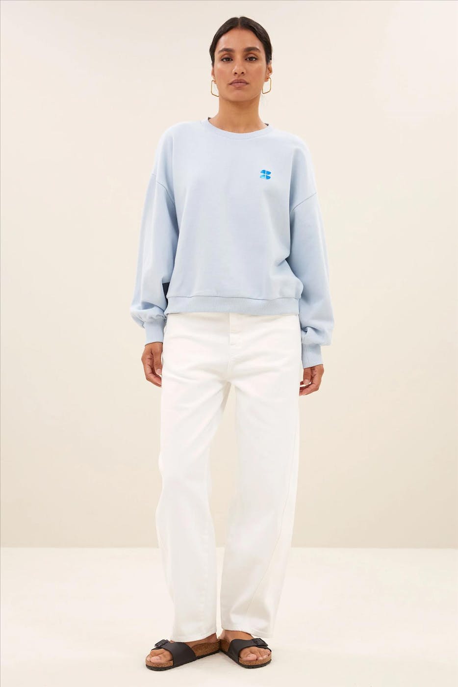 BY BAR - Lichtblauwe Bibi Logo sweater