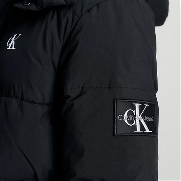 Calvin Klein Jeans - Zwarte Essential CK Logo pufferjas