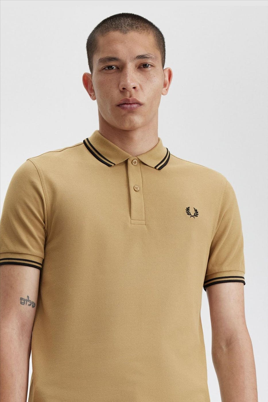 Fred Perry - Amandelbruine Twin Tipped polo