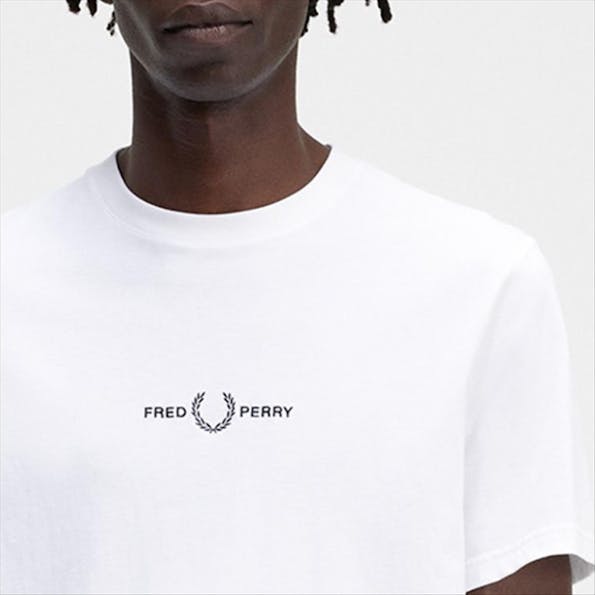 Fred Perry - Witte Embroidered T-shirt