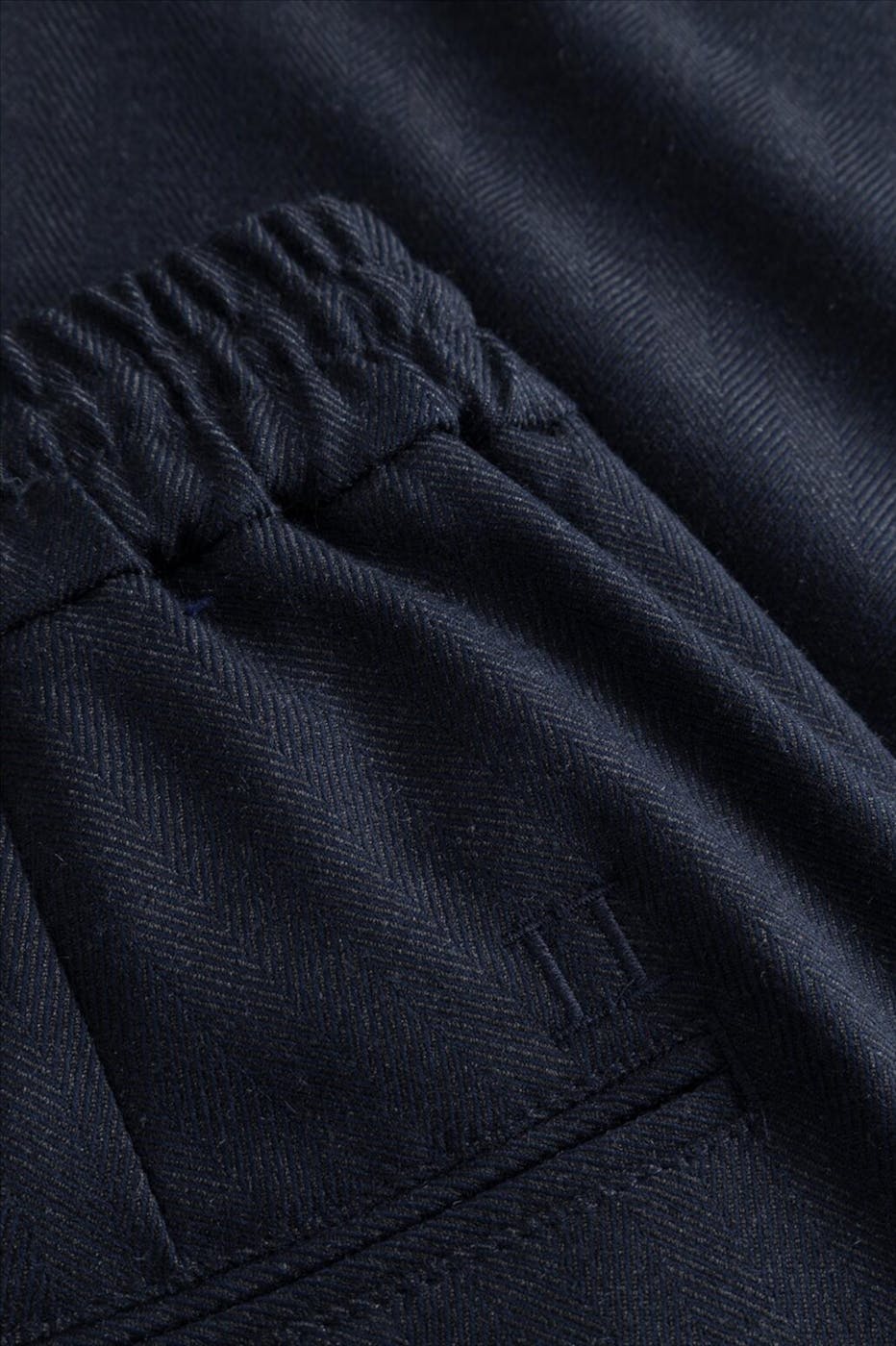 LES DEUX - Donkerblauwe Como Herringbone tapered broek