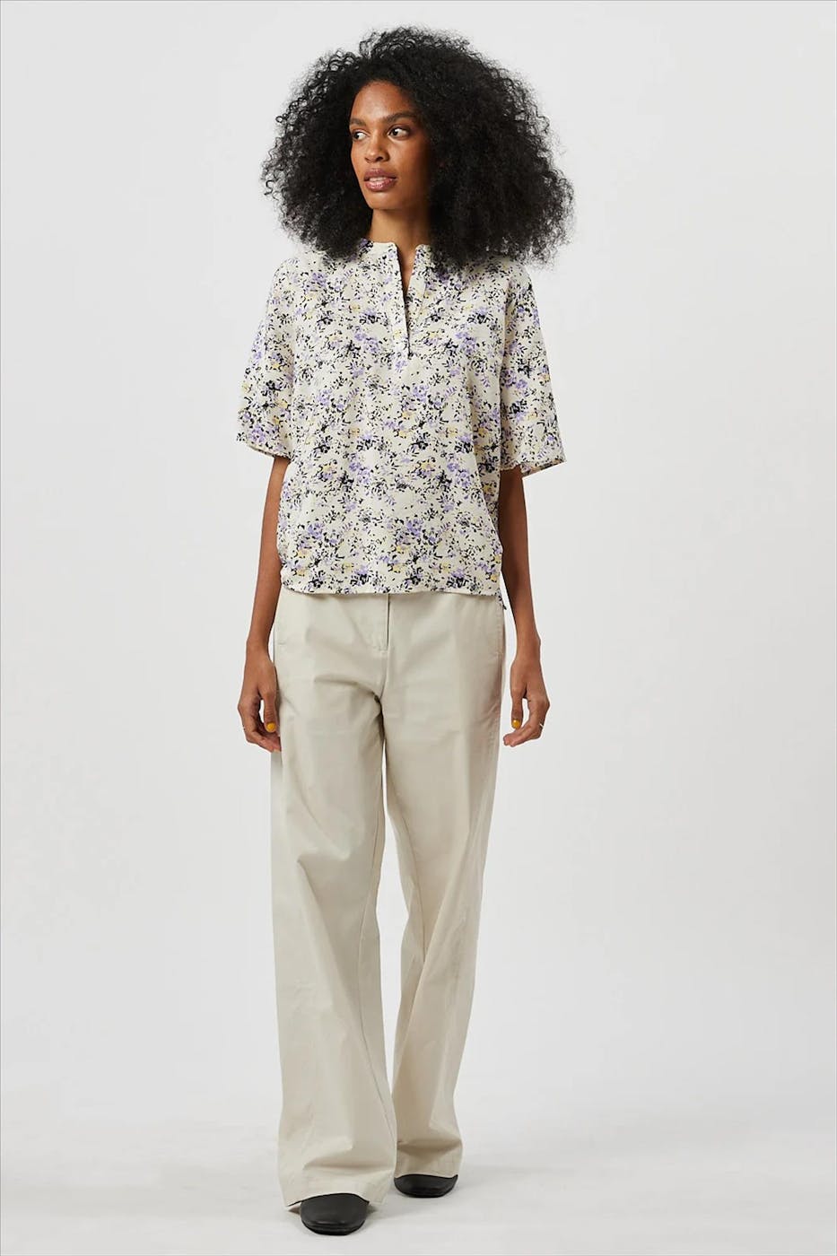 Minimum - Ecru- Paars Gebloemde Signeline blouse