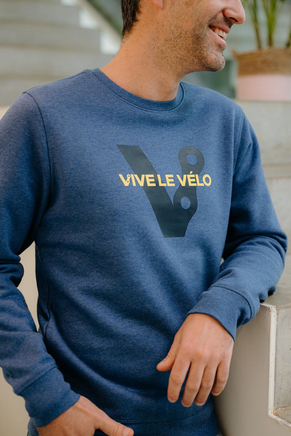 Vive le vélo - Blauwe V Icon sweater