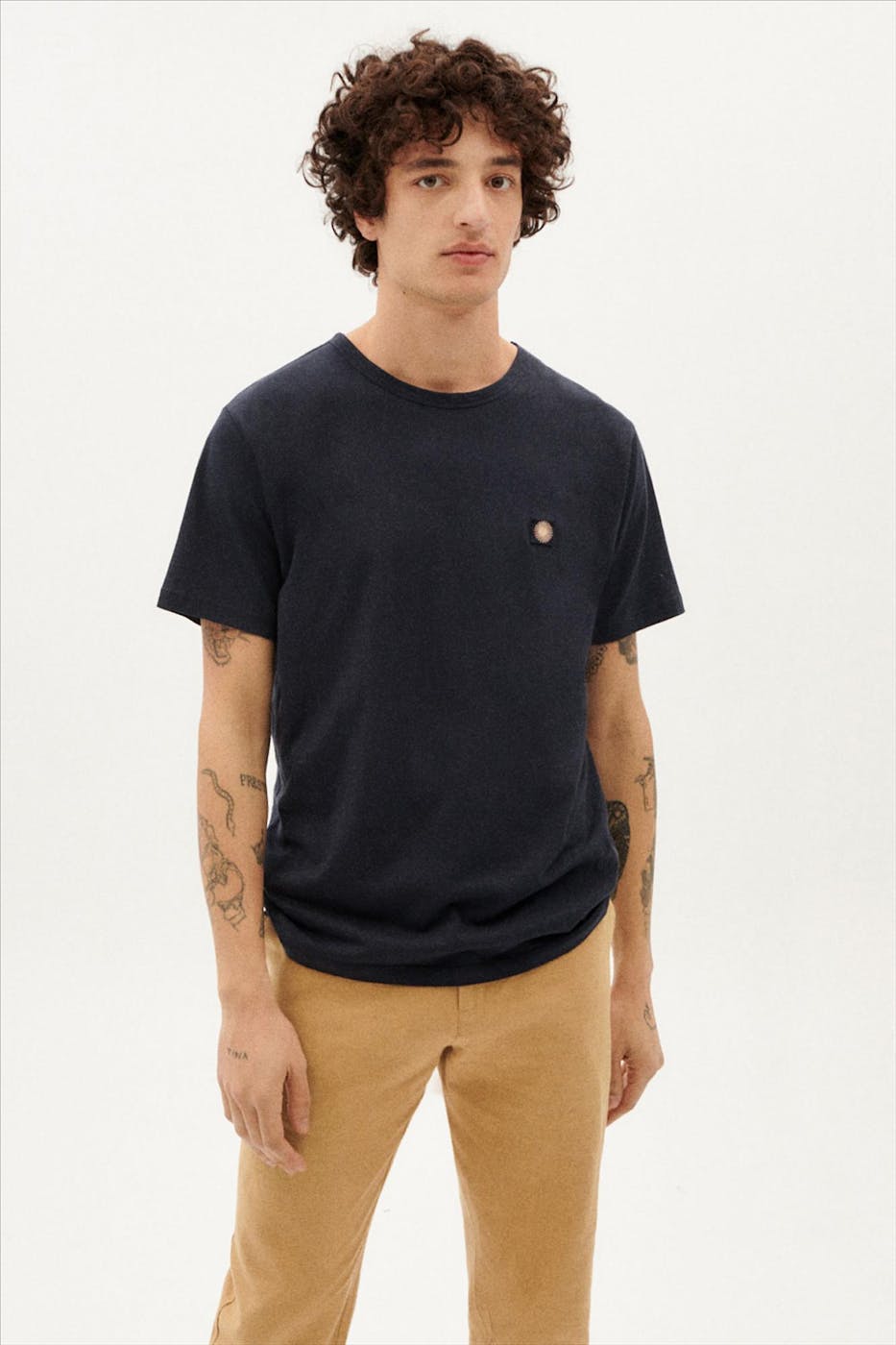 Thinking Mu - Donkerblauwe Curry Sol t-shirt