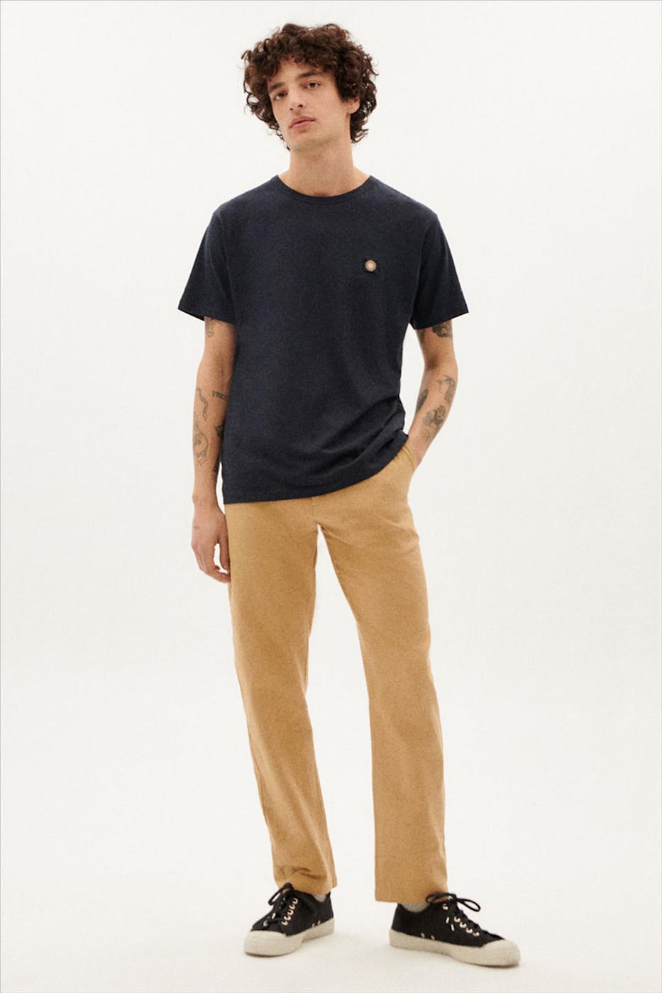 Thinking Mu - Donkerblauwe Curry Sol t-shirt