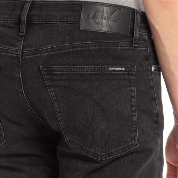 Calvin Klein Jeans - Zwarte slim jeans short