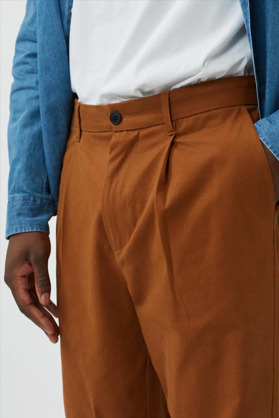 Minimum - Cognac Pleat chino