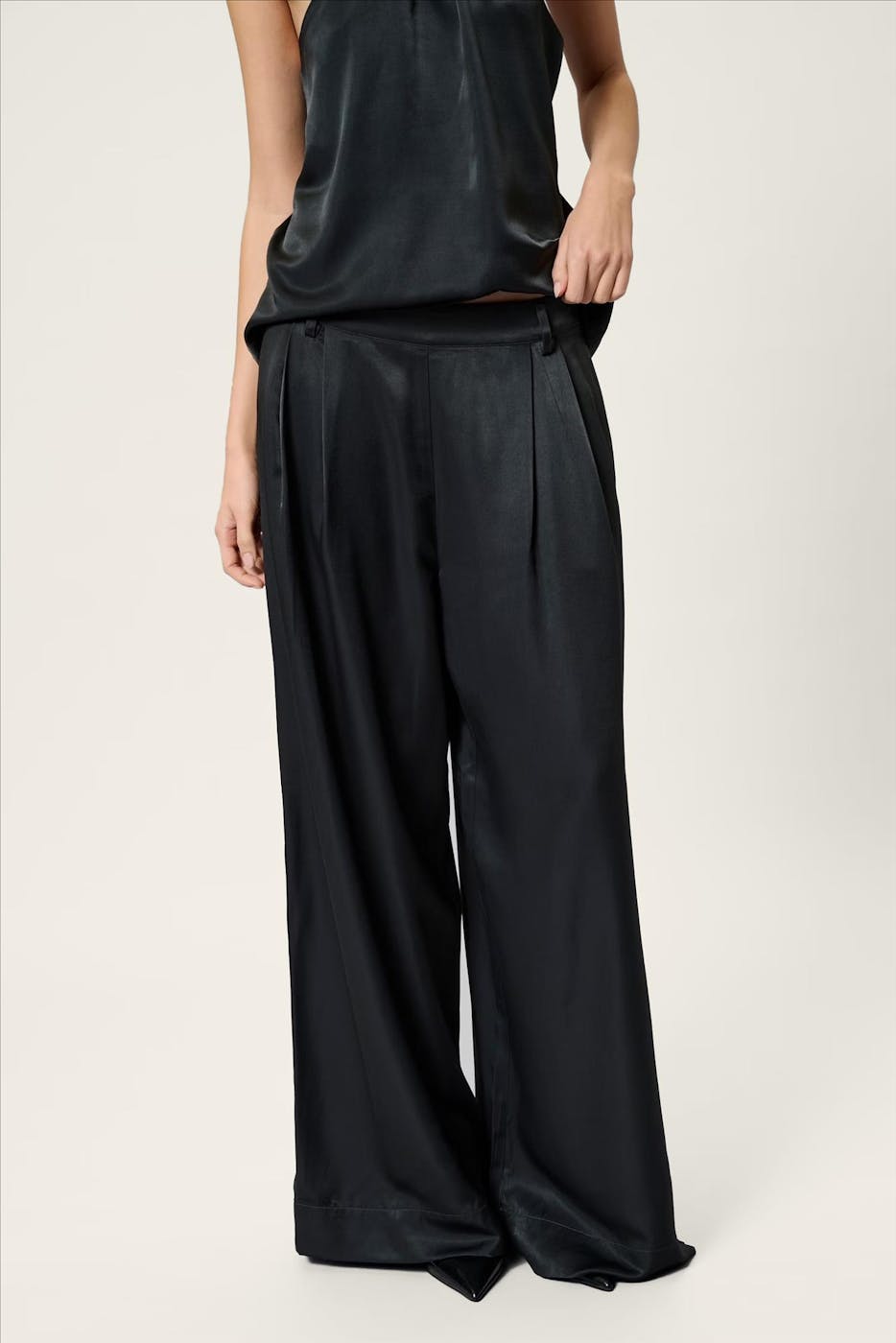 My Essential Wardrobe - Donkergrijze Estelle wide broek