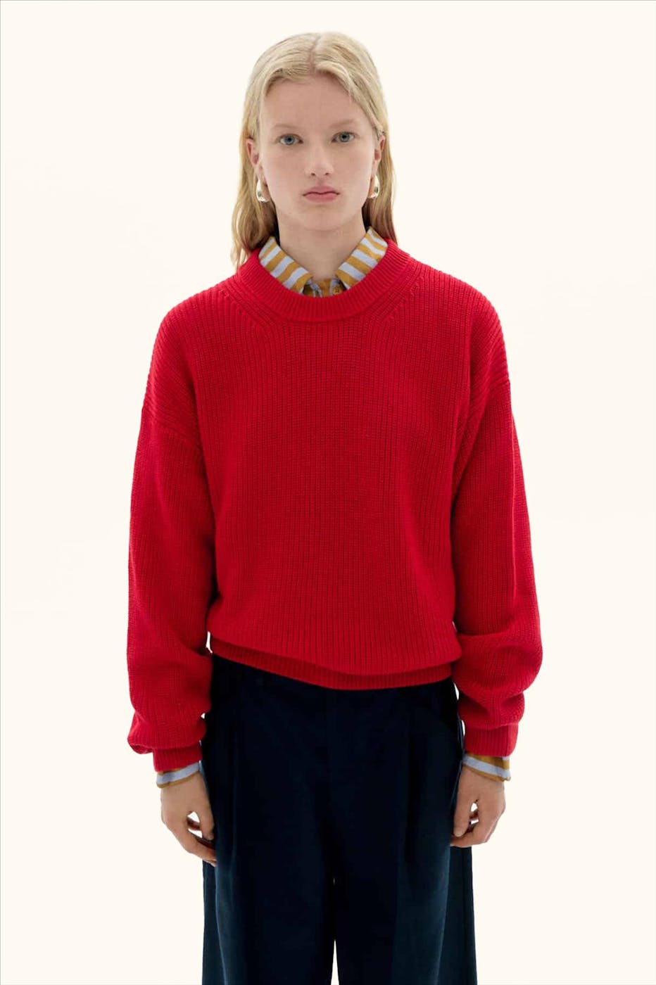 Thinking Mu - Rode Carmen sweater