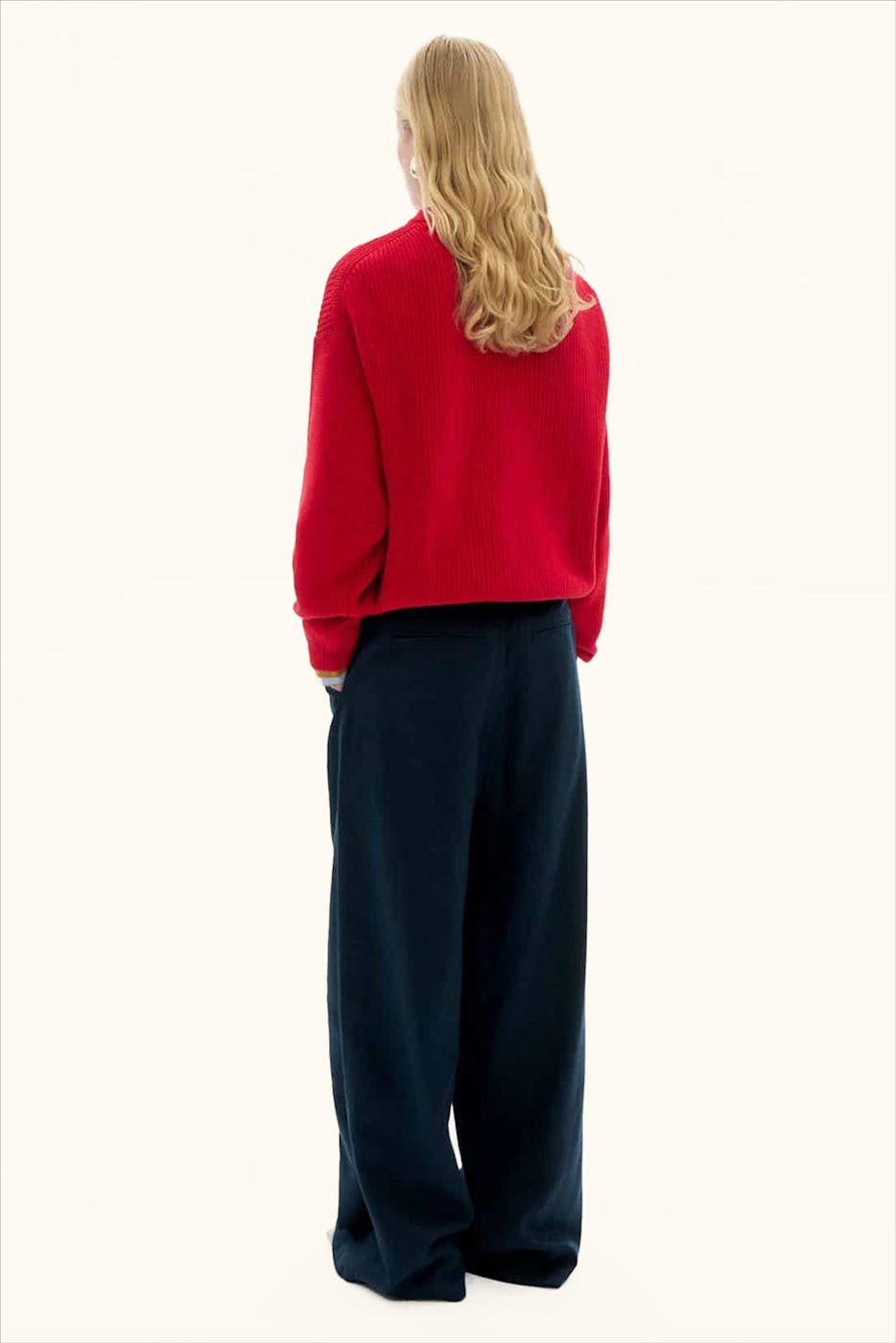 Thinking Mu - Rode Carmen sweater