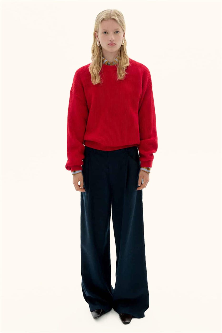 Thinking Mu - Rode Carmen sweater