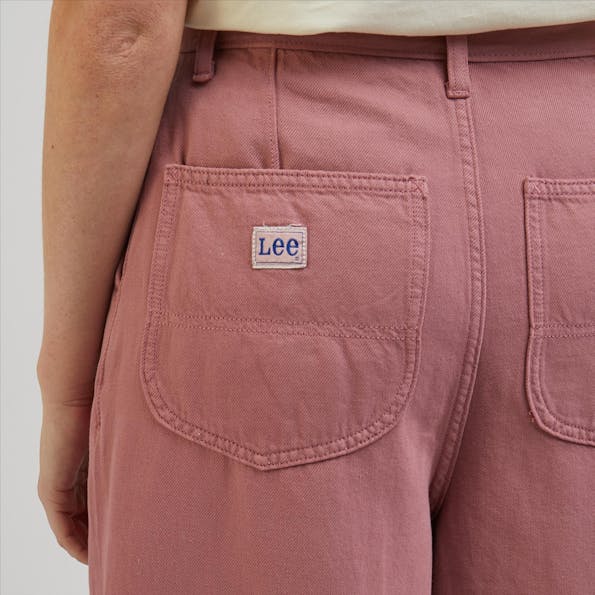 Lee - Donkerroze Relaxed chino