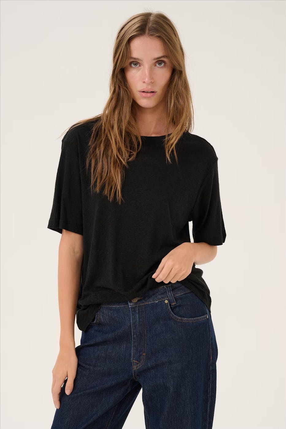 My Essential Wardrobe - Zwarte Lisa Linen T-shirt