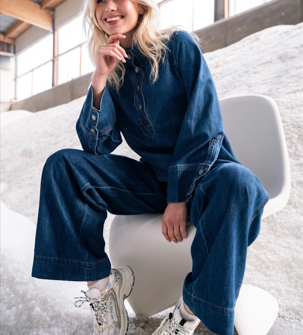 My Essential Wardrobe - Donkerblauwe Hilma jeans