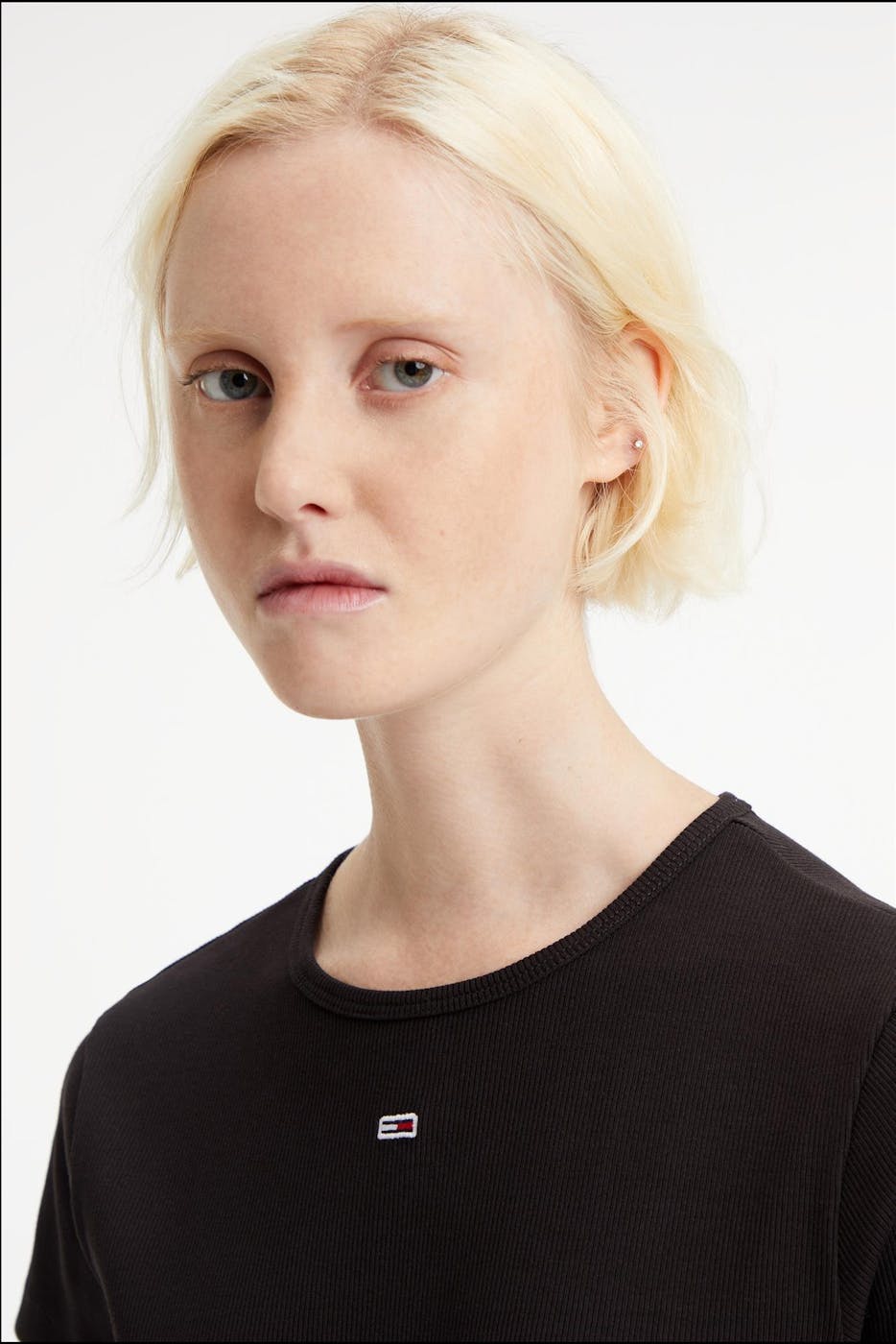 Tommy Jeans - Zwarte Geribde T-shirt