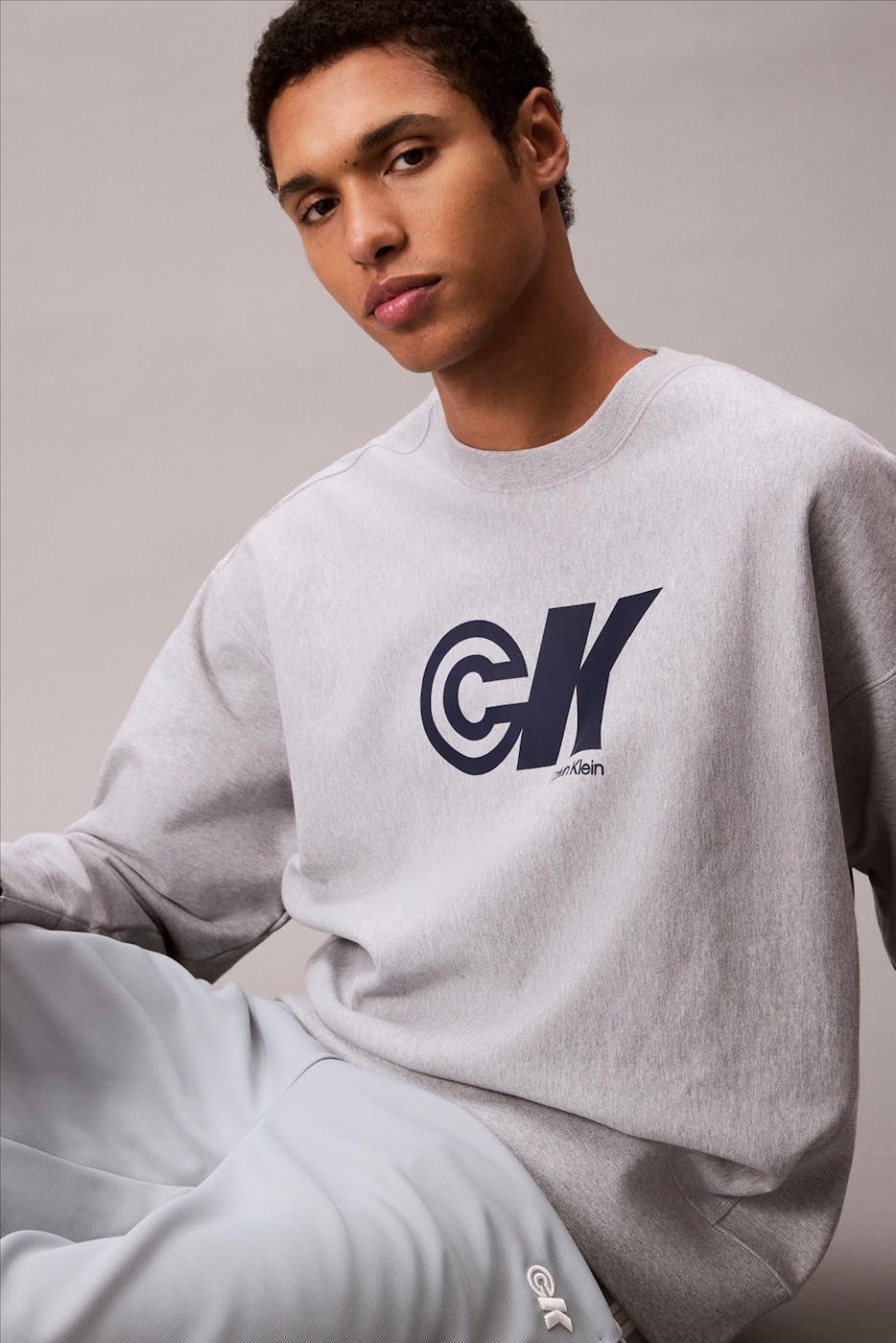 Calvin Klein Jeans - Grijze Graphic Logo sweater