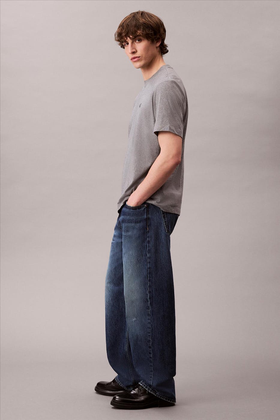 Calvin Klein Jeans - Grijze Monogram Logo T-shirt