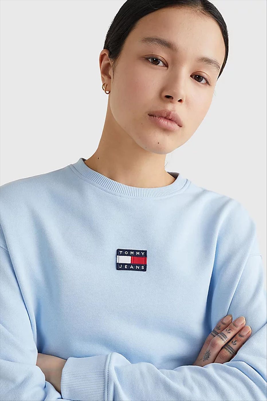 Tommy Jeans - Lichtblauwe Crop Badge Drawstr Crew sweater