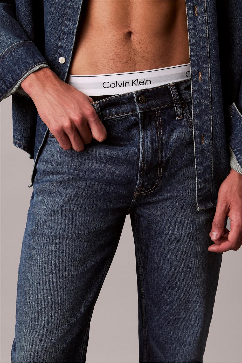 Calvin Klein Jeans - Donkerblauwe Sahara slim taper jeans