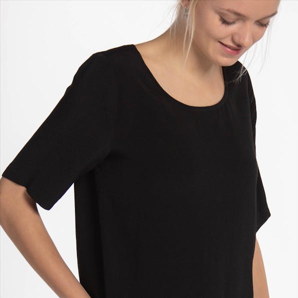 Minimum - Zwarte Elvire blouse met 1/2 mouw