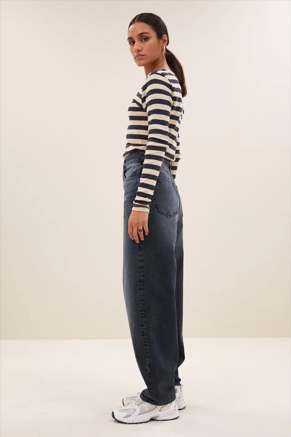 BY BAR - Beige-Donkerblauwe Big Stripe longsleeve