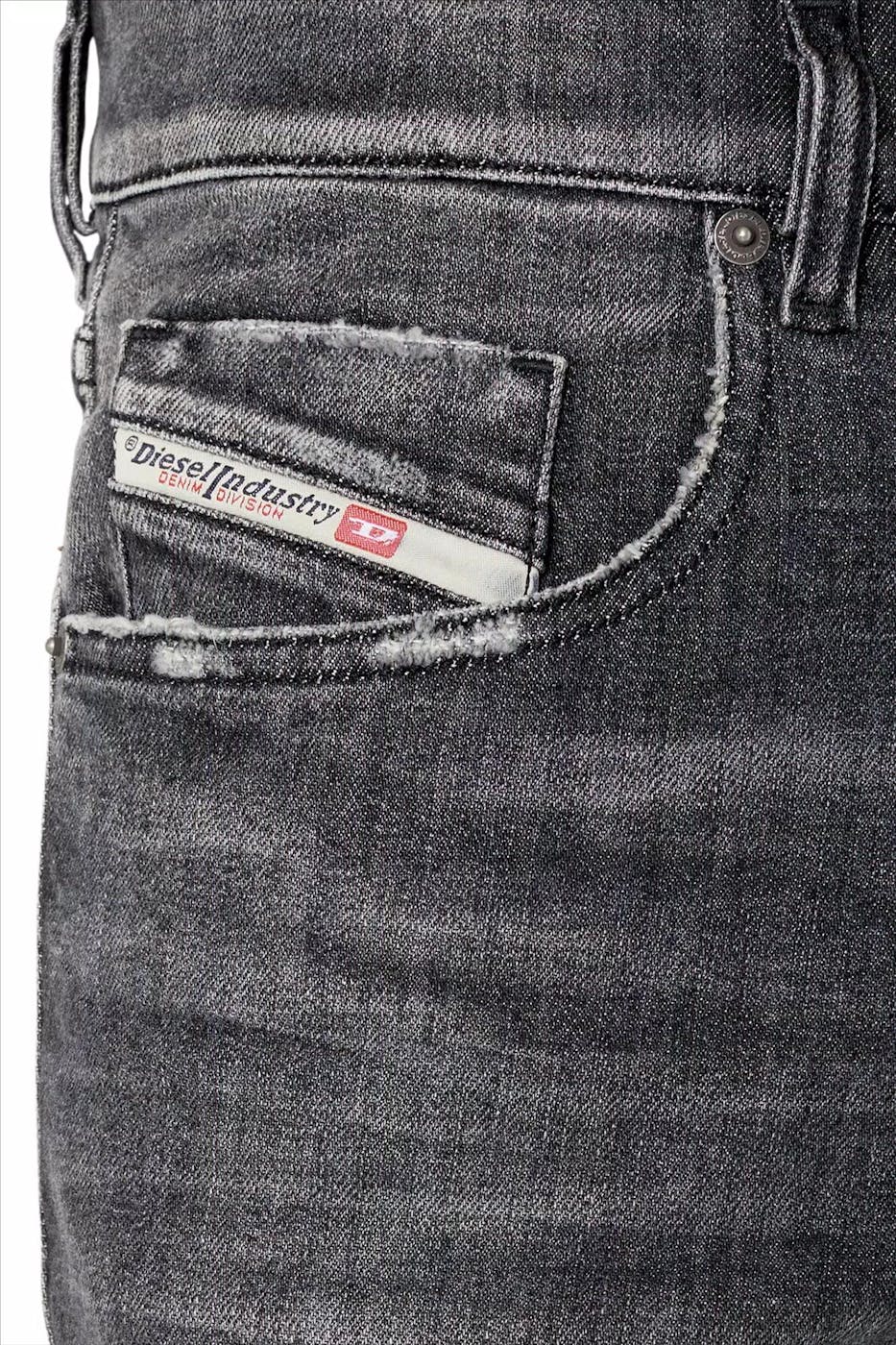 Diesel - Donkergrijze 2019 D-Strukt Slim jeans