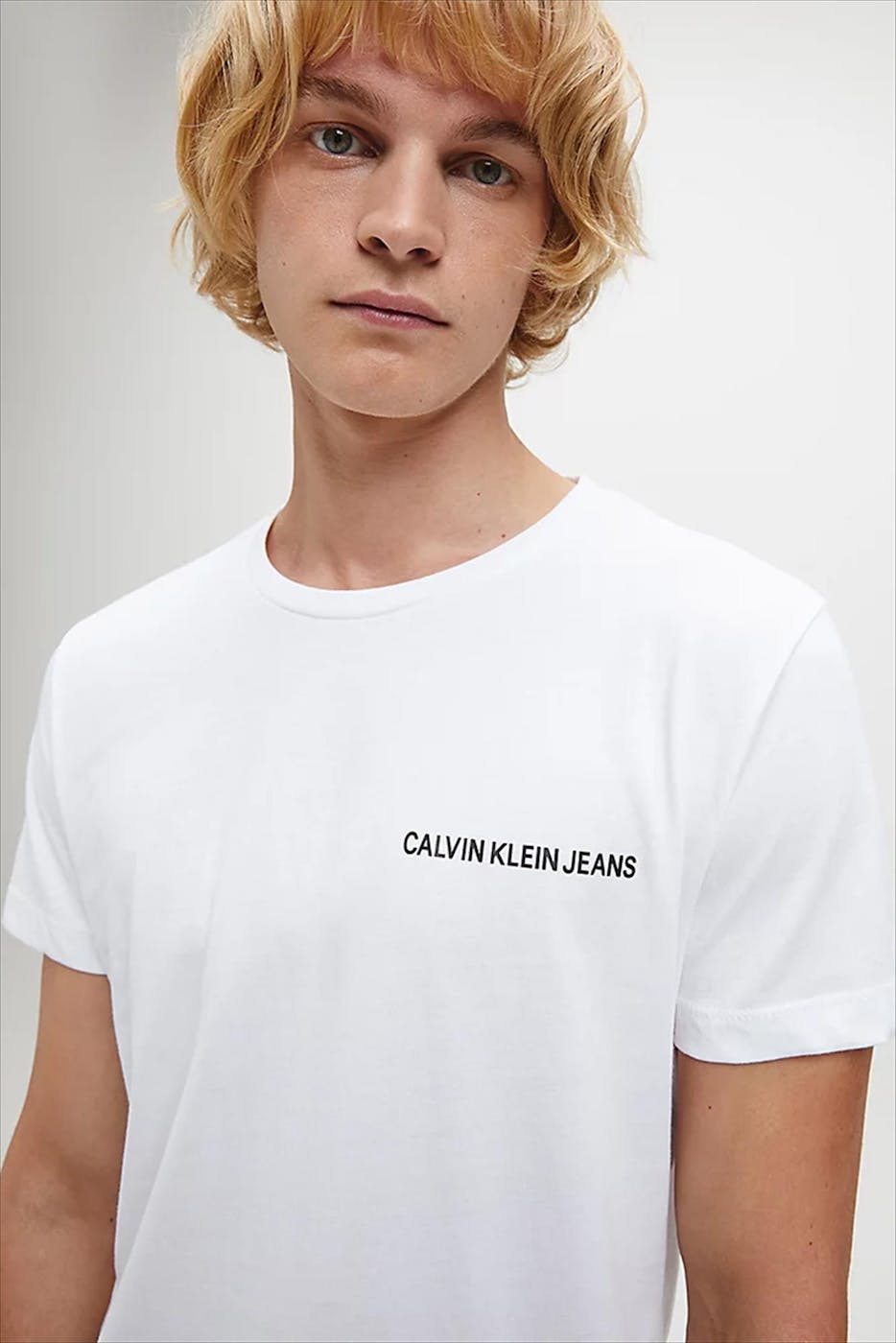 Calvin Klein Jeans - Witte Institutional Chest Logo T-shirt