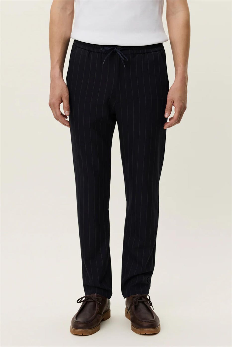 LES DEUX - Donkerblauwe Como Pinstripe tapered broek